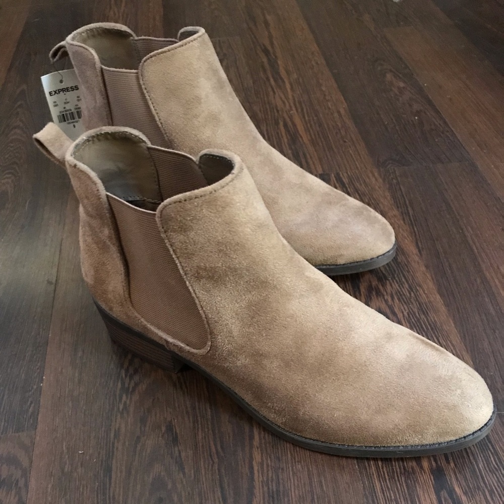 Express women’s 9 bootie , never worn with tags